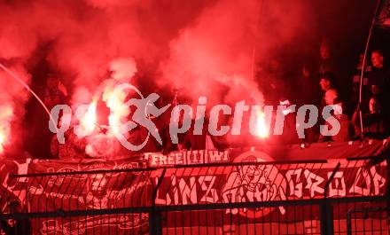 Fussball Bundesliga. RZ Pellets WAC gegen LASK. Fans (LASK). Wolfsberg, am 7.12.2019.
Foto: Kuess
www.qspictures.net

---
pressefotos, pressefotografie, kuess, qs, qspictures, sport, bild, bilder, bilddatenbank