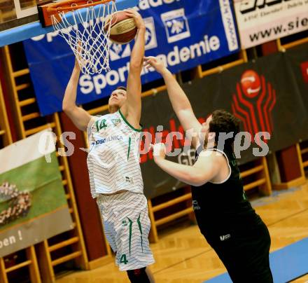 Basketball Zweite Liga 2019/2020. Grunddurchgang 13. Runde. KOS Celovec gegen  Deutsch Wagram Alligators. Lovro Fizuleto (KOS Celovec), Lukas Geyrhofer (Deutsch Wagram). Klagenfurt, am 7.12.2019.
Foto: Kuess
www.qspictures.net

---
pressefotos, pressefotografie, kuess, qs, qspictures, sport, bild, bilder, bilddatenbank