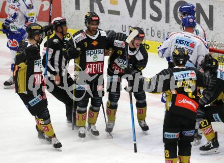 EBEL. Eishockey Bundesliga. EC VSV gegen spusu Vienna Capitals.  Torjubel Mike Zalewski, Ali Wukovits, Brenden Kichton, Ty Loney, Lucas Mathias Birnbaum  (Vienna Capitals). Villach, am 8.12.2019.
Foto: Kuess
www.qspictures.net
---
pressefotos, pressefotografie, kuess, qs, qspictures, sport, bild, bilder, bilddatenbank