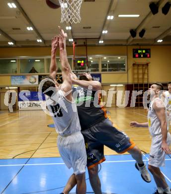 Basketball OEBV Cup. Austria Cup. Woerthersee Piraten gegen Klosterneuburg Dukes. Tevz Ruzic (Piraten), Christoph Jakubowski (Klosterneuburg). Klagenfurt, am 11.12.2019.
Foto: Kuess
www.qspictures.net

---
pressefotos, pressefotografie, kuess, qs, qspictures, sport, bild, bilder, bilddatenbank