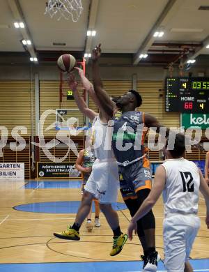 Basketball OEBV Cup. Austria Cup. Woerthersee Piraten gegen Klosterneuburg Dukes. Andreas Nuck,  (Piraten), Aminenye-Jesu Lakoju (Klosterneuburg). Klagenfurt, am 11.12.2019.
Foto: Kuess
www.qspictures.net

---
pressefotos, pressefotografie, kuess, qs, qspictures, sport, bild, bilder, bilddatenbank