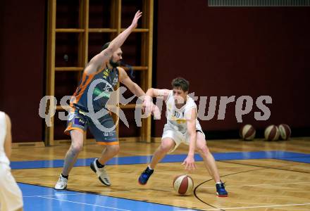 Basketball OEBV Cup. Austria Cup. Woerthersee Piraten gegen Klosterneuburg Dukes. Tevz Ruzic (Piraten), Christoph Jakubowski  (Klosterneuburg). Klagenfurt, am 11.12.2019.
Foto: Kuess
www.qspictures.net

---
pressefotos, pressefotografie, kuess, qs, qspictures, sport, bild, bilder, bilddatenbank