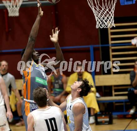 Basketball OEBV Cup. Austria Cup. Woerthersee Piraten gegen Klosterneuburg Dukes. Tevz Ruzic, Simon Finzgar (Piraten), Aminenye-Jesu Lakoju (Klosterneuburg). Klagenfurt, am 11.12.2019.
Foto: Kuess
www.qspictures.net

---
pressefotos, pressefotografie, kuess, qs, qspictures, sport, bild, bilder, bilddatenbank