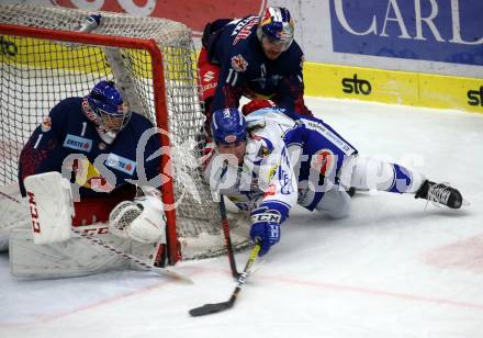 EBEL. Eishockey Bundesliga. EC VSV gegen EC Red Bull Salzburg. Chris Collins,   (VSV), Jean Philippe Lamoureux, Daniel Jakubitzka (Salzburg). Villach, am 13.12.2019.
Foto: Kuess
www.qspictures.net
---
pressefotos, pressefotografie, kuess, qs, qspictures, sport, bild, bilder, bilddatenbank