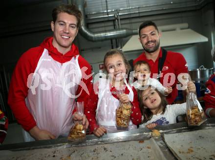 EBEL. Eishockey Bundesliga. KAC.  Nick Petersen, Andrew Kozek. Klagenfurt, am 11.12.2019.
Foto: Kuess
www.qspictures.net

---
pressefotos, pressefotografie, kuess, qs, qspictures, sport, bild, bilder, bilddatenbank