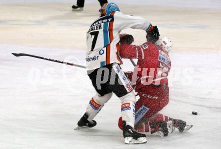 EBEL. Eishockey Bundesliga. KAC gegen	EHC Liwest Black Wings Linz. Patrick Harand, (KAC), Brian Lebler  (Linz). Klagenfurt, am 15.12.2019.
Foto: Kuess
www.qspictures.net

---
pressefotos, pressefotografie, kuess, qs, qspictures, sport, bild, bilder, bilddatenbank