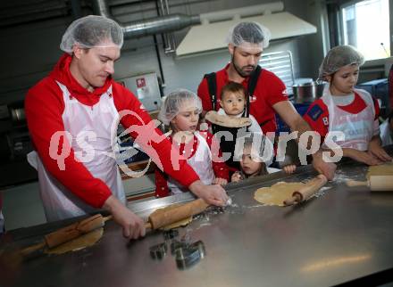 EBEL. Eishockey Bundesliga. KAC.  Nick Petersen, Andrew Kozek. Klagenfurt, am 11.12.2019.
Foto: Kuess
www.qspictures.net

---
pressefotos, pressefotografie, kuess, qs, qspictures, sport, bild, bilder, bilddatenbank