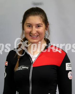 Kaernten Sport. Sportlermeeting. Package Uebergabe. Anna-Maria Logonder  (Schi Nordisch). Klagenfurt, 17.12.2019.
Foto: Kuess 
www.qspictures.net
---
pressefotos, pressefotografie, kuess, qs, qspictures, sport, bild, bilder, bilddatenbank
