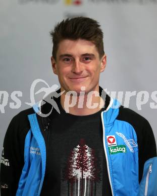 Kaernten Sport. Sportlermeeting. Package Uebergabe. Mario Leitner  (Kanu). Klagenfurt, 17.12.2019.
Foto: Kuess 
www.qspictures.net
---
pressefotos, pressefotografie, kuess, qs, qspictures, sport, bild, bilder, bilddatenbank