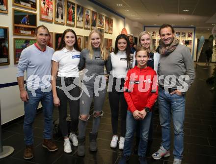 Kaernten Sport. Sportlermeeting. Package Uebergabe. Johanna Martini, Katharina Sadnik, Sarah Krebs, Julia Wieltschnig, Peter âPacoâ Wrolich, Manolo Wrolich   (Radsport). Klagenfurt, 17.12.2019.
Foto: Kuess 
www.qspictures.net
---
pressefotos, pressefotografie, kuess, qs, qspictures, sport, bild, bilder, bilddatenbank