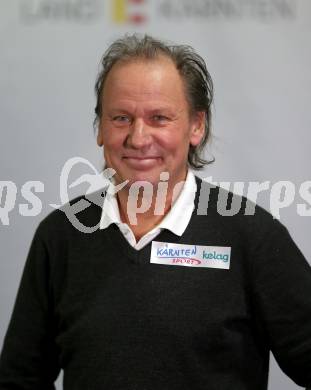Kaernten Sport. Sportlermeeting. Package Uebergabe.  Wolfgang Dabernig (Behindertensport). Klagenfurt, 17.12.2019.
Foto: Kuess 
www.qspictures.net
---
pressefotos, pressefotografie, kuess, qs, qspictures, sport, bild, bilder, bilddatenbank