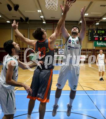 Basketball Zweite Liga 2019/2020. Grunddurchgang 15. Runde. KOS Celovec gegen  Fuerstenfeld Panthers. Marin Sliskovic (KOS), Krzysztof Kawalek (Fuerstenfeld). Klagenfurt, am 21.12.2019.
Foto: Kuess
www.qspictures.net

---
pressefotos, pressefotografie, kuess, qs, qspictures, sport, bild, bilder, bilddatenbank