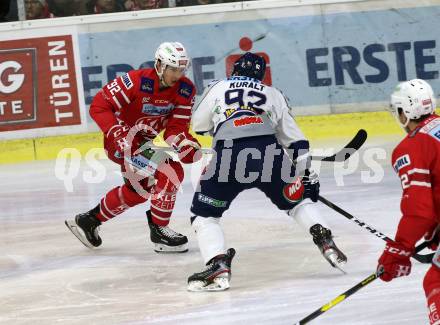 EBEL. Eishockey Bundesliga. KAC gegen	Hydro Fehervar AV 19.  Unterweger Clemens (KAC), Kuralt Anze (Alba Volan). Klagenfurt, am 15.12.2019.
Foto: Kuess
www.qspictures.net

---
pressefotos, pressefotografie, kuess, qs, qspictures, sport, bild, bilder, bilddatenbank