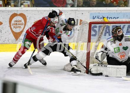 EBEL. Eishockey Bundesliga. KAC gegen	Moser Medical Graz99ers. Thomas Koch,  (KAC), Daniel Oberkofler, Cristopher Nihlstorp (Graz). Klagenfurt, am 28.12.2019.
Foto: Kuess
www.qspictures.net

---
pressefotos, pressefotografie, kuess, qs, qspictures, sport, bild, bilder, bilddatenbank
