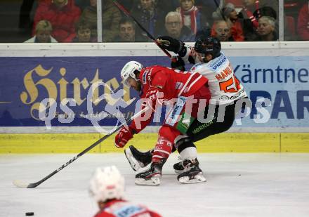 EBEL. Eishockey Bundesliga. KAC gegen	Moser Medical Graz99ers. Martin Schumnig, (KAC), Trevor Hamilton  (Graz). Klagenfurt, am 28.12.2019.
Foto: Kuess
www.qspictures.net

---
pressefotos, pressefotografie, kuess, qs, qspictures, sport, bild, bilder, bilddatenbank