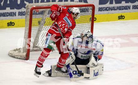 EBEL. Eishockey Bundesliga. VSV gegen KAC. Brandon Maxwell,   (VSV),  Johannes Bischofberger (KAC). Villach, am 30.12.2019.
Foto: Kuess
www.qspictures.net
---
pressefotos, pressefotografie, kuess, qs, qspictures, sport, bild, bilder, bilddatenbank
