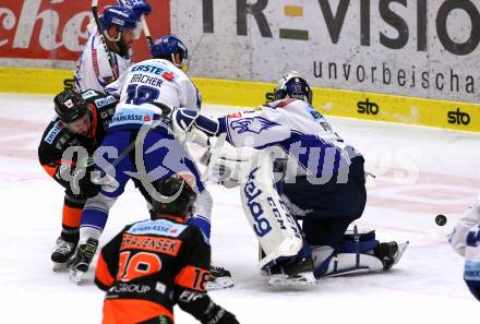 EBEL. Eishockey Bundesliga. VSV gegen Moser Medical Graz99ers.  Stefan Bacher, Brandon Maxwell,  (VSV), Travis Oleksuk (Graz). Villach, am 3.1.2020.
Foto: Kuess
www.qspictures.net
---
pressefotos, pressefotografie, kuess, qs, qspictures, sport, bild, bilder, bilddatenbank