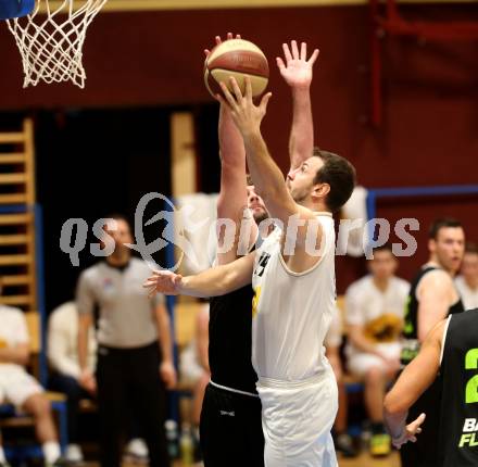 Basketball Zweite Liga 2019/2020. Grunddurchgang 16. Runde. Woerthersee Piraten gegen Basket Flames. Maximilian Kunovjanek (Piraten), Justin Vallejo (Basket Flames). Klagenfurt, am 5.1.2020.
Foto: Kuess
www.qspictures.net

---
pressefotos, pressefotografie, kuess, qs, qspictures, sport, bild, bilder, bilddatenbank