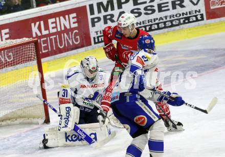 EBEL. Eishockey Bundesliga. KAC gegen	VSV. Haudum Lukas (KAC), Poeyhoenen Marko, Maxwell Brandon (VSV). Klagenfurt, am 5.1.2020.
Foto: Kuess
www.qspictures.net

---
pressefotos, pressefotografie, kuess, qs, qspictures, sport, bild, bilder, bilddatenbank