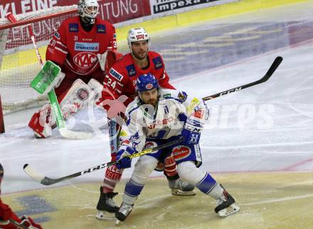 EBEL. Eishockey Bundesliga. KAC gegen	VSV.  Strong Steven (KAC), Wappis Christof (VSV). Klagenfurt, am 5.1.2020.
Foto: Kuess
www.qspictures.net

---
pressefotos, pressefotografie, kuess, qs, qspictures, sport, bild, bilder, bilddatenbank