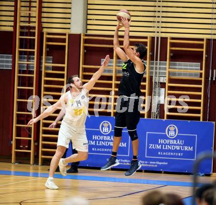 Basketball Zweite Liga 2019/2020. Grunddurchgang 16. Runde. Woerthersee Piraten gegen Basket Flames. Maximilian Kunovjanek (Piraten), Fabricio Vay (Basket Flames). Klagenfurt, am 5.1.2020.
Foto: Kuess
www.qspictures.net

---
pressefotos, pressefotografie, kuess, qs, qspictures, sport, bild, bilder, bilddatenbank