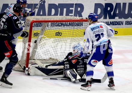 EBEL. Eishockey Bundesliga. VSV gegen Hydro Fehervar AV 19.  Marko Poeyhoenen,  (VSV), Michael Ouzas (Fehervar). Villach, am 10.1.2020.
Foto: Kuess
www.qspictures.net
---
pressefotos, pressefotografie, kuess, qs, qspictures, sport, bild, bilder, bilddatenbank