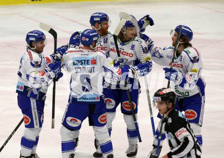 EBEL. Eishockey Bundesliga. VSV gegen Hydro Fehervar AV 19.  Torjubel Kevin Schmidt, Martin Ulmer, Jamie Fraser, Anton Karlsson, Chris Collins (VSV). Villach, am 10.1.2020.
Foto: Kuess
www.qspictures.net
---
pressefotos, pressefotografie, kuess, qs, qspictures, sport, bild, bilder, bilddatenbank