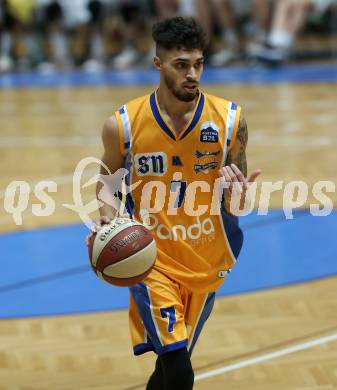 Basketball Zweite Liga 2019/2020. Grunddurchgang 17. Runde. KOS Celovec gegen  BBU Salzburg. Adrian Mitchell (Salzburg). Klagenfurt, am 11.1.2020.
Foto: Kuess
www.qspictures.net

---
pressefotos, pressefotografie, kuess, qs, qspictures, sport, bild, bilder, bilddatenbank
