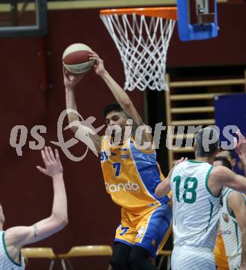 Basketball Zweite Liga 2019/2020. Grunddurchgang 17. Runde. KOS Celovec gegen  BBU Salzburg. Adrian Mitchell (Salzburg). Klagenfurt, am 11.1.2020.
Foto: Kuess
www.qspictures.net

---
pressefotos, pressefotografie, kuess, qs, qspictures, sport, bild, bilder, bilddatenbank