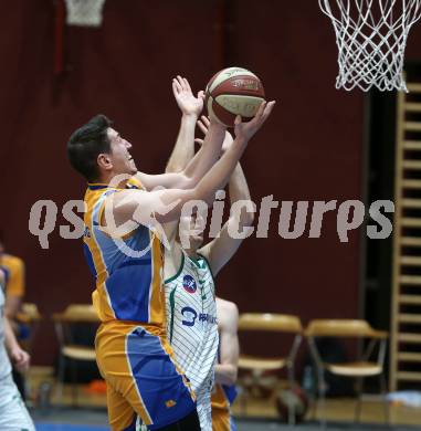 Basketball Zweite Liga 2019/2020. Grunddurchgang 17. Runde. KOS Celovec gegen  BBU Salzburg. Andi Smrtnik,  (KOS Celovec), Guillermo Sanchez Daza (Salzburg). Klagenfurt, am 11.1.2020.
Foto: Kuess
www.qspictures.net

---
pressefotos, pressefotografie, kuess, qs, qspictures, sport, bild, bilder, bilddatenbank