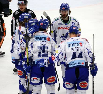 EBEL. Eishockey Bundesliga. VSV gegen Dornbirn Bulldogs.  Torjubel Jerry Pollastrone, Brodie Reid, Jamie Fraser, Chris Collins, Patrick Bjorkstrand (VSV). Villach, am 14.1.2020.
Foto: Kuess
www.qspictures.net
---
pressefotos, pressefotografie, kuess, qs, qspictures, sport, bild, bilder, bilddatenbank