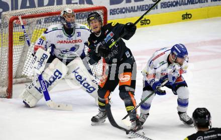 EBEL. Eishockey Bundesliga. VSV gegen Dornbirn Bulldogs.  Markus Schlacher, Brandon Maxwell,  (VSV), Olivier Magnan (Dornbirn). Villach, am 14.1.2020.
Foto: Kuess
www.qspictures.net
---
pressefotos, pressefotografie, kuess, qs, qspictures, sport, bild, bilder, bilddatenbank