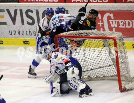 EBEL. Eishockey Bundesliga. VSV gegen Dornbirn Bulldogs.  Markus Schlacher, Stefan Bacher, Brandon Maxwell, (VSV), Tomi Matti Juhani Koerkoe  (Dornbirn). Villach, am 14.1.2020.
Foto: Kuess
www.qspictures.net
---
pressefotos, pressefotografie, kuess, qs, qspictures, sport, bild, bilder, bilddatenbank