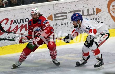 EBEL. Eishockey Bundesliga. KAC gegen	HC TWK Innsbruck. Martin Schumnig,  (KAC), Jan Lattner  (Innsbruck). Klagenfurt, am 17.1.2020.
Foto: Kuess
www.qspictures.net

---
pressefotos, pressefotografie, kuess, qs, qspictures, sport, bild, bilder, bilddatenbank