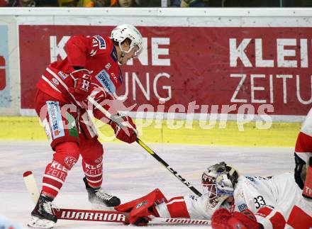 EBEL. Eishockey Bundesliga. KAC gegen	HC TWK Innsbruck. Marco Richter,  (KAC),  Scott James Darling (Innsbruck). Klagenfurt, am 17.1.2020.
Foto: Kuess
www.qspictures.net

---
pressefotos, pressefotografie, kuess, qs, qspictures, sport, bild, bilder, bilddatenbank