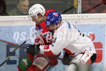 EBEL. Eishockey Bundesliga. KAC gegen	HC TWK Innsbruck. Marco Richter,  (KAC),  Jan Lattner (Innsbruck). Klagenfurt, am 17.1.2020.
Foto: Kuess
www.qspictures.net

---
pressefotos, pressefotografie, kuess, qs, qspictures, sport, bild, bilder, bilddatenbank