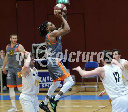 Basketball Zweite Liga 2019/2020. Grunddurchgang 18. Runde. Woerthersee Piraten gegen Fuerstenfeld Panthers. Ziga Erculj, Christof Gspandl,  (Piraten), Taurus Ramon Cockfield Jr (Fuerstenfeld). Klagenfurt, am 18.1.2020.
Foto: Kuess
www.qspictures.net

---
pressefotos, pressefotografie, kuess, qs, qspictures, sport, bild, bilder, bilddatenbank