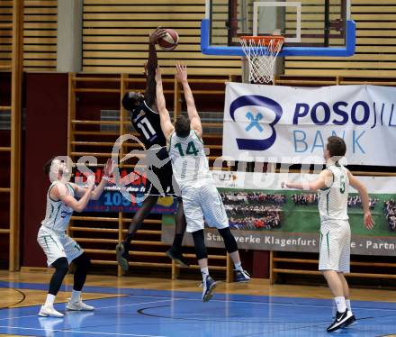 Basketball Zweite Liga 2019/2020. Grunddurchgang 19. Runde. KOS Celovec gegen  Raiders Tirol. Martin Bajc, Lovro Fizuleto, Andi Smrtnik (KOS Celovec), John Franklyn Gardiner (Tirol). Klagenfurt, am 25.1.2020.
Foto: Kuess
www.qspictures.net

---
pressefotos, pressefotografie, kuess, qs, qspictures, sport, bild, bilder, bilddatenbank