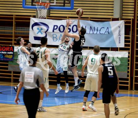 Basketball Zweite Liga 2019/2020. Grunddurchgang 19. Runde. KOS Celovec gegen  Raiders Tirol. Andi Smrtnik, Martin Bajc (KOS Celovec), Oliver Vujakovic (Tirol). Klagenfurt, am 25.1.2020.
Foto: Kuess
www.qspictures.net

---
pressefotos, pressefotografie, kuess, qs, qspictures, sport, bild, bilder, bilddatenbank