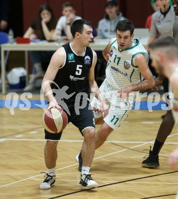 Basketball Zweite Liga 2019/2020. Grunddurchgang 19. Runde. KOS Celovec gegen  Raiders Tirol. Toman Feinig (KOS Celovec), Nemanja Markovic (Tirol). Klagenfurt, am 25.1.2020.
Foto: Kuess
www.qspictures.net

---
pressefotos, pressefotografie, kuess, qs, qspictures, sport, bild, bilder, bilddatenbank