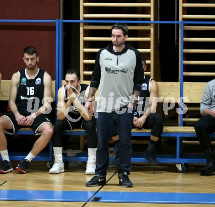 Basketball Zweite Liga 2019/2020. Grunddurchgang 20. Runde. Woerthersee Piraten gegen Raiders Tirol.  Trainer Felix Jambor (Tirol). Klagenfurt, am 1.2.2020.
Foto: Kuess
www.qspictures.net

---
pressefotos, pressefotografie, kuess, qs, qspictures, sport, bild, bilder, bilddatenbank