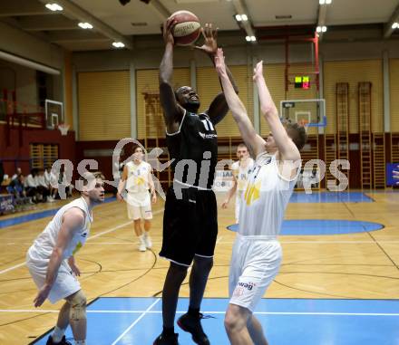 Basketball Zweite Liga 2019/2020. Grunddurchgang 20. Runde. Woerthersee Piraten gegen Raiders Tirol. Ziga Erculj, Tevz Ruzic (Piraten), John Franklyn Gardiner (Tirol). Klagenfurt, am 1.2.2020.
Foto: Kuess
www.qspictures.net

---
pressefotos, pressefotografie, kuess, qs, qspictures, sport, bild, bilder, bilddatenbank