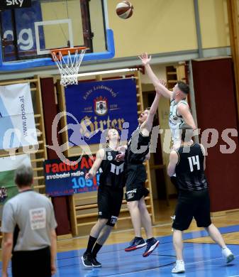 Basketball Zweite Liga 2019/2020. Grunddurchgang 21. Runde. KOS Celovec gegen  Woerthersee Piraten.  Martin Bajc (KOS Celovec), Simon Finzgar, Tevz Ruzic, Maximilian Kunovjanek (Piraten). Klagenfurt, am 8.2.2020.
Foto: Kuess
www.qspictures.net

---
pressefotos, pressefotografie, kuess, qs, qspictures, sport, bild, bilder, bilddatenbank