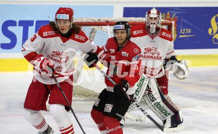 Eishockey Laenderspiel. Oesterreich gegen Daenemark. Johannes Bischofberger, (Oesterreich), Malte Setkov  (Daenemark). Klagenfurt, am 8.2.2020.
Foto: Kuess
www.qspictures.net

---
pressefotos, pressefotografie, kuess, qs, qspictures, sport, bild, bilder, bilddatenbank