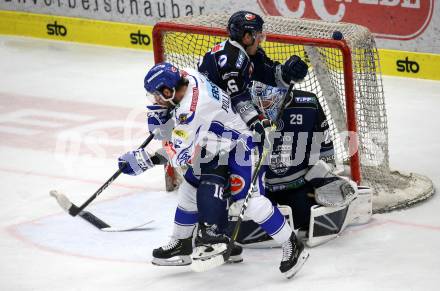 EBEL. Eishockey Bundesliga. VSV gegen Hydro Fehervar AV 19. Jerry Pollastrone,  (VSV), Felix Girard  (Alba Volan). Villach, am 11.2.2020.
Foto: Kuess
www.qspictures.net
---
pressefotos, pressefotografie, kuess, qs, qspictures, sport, bild, bilder, bilddatenbank