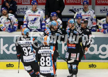 EBEL. Eishockey Bundesliga. VSV gegen EHC Liwest Black Wings Linz.   Torjubel Alexander Cijan, Marco Brucker, Troy Rutkowski, Dan Dasilva (Linz). 
Foto: Kuess
www.qspictures.net
---
pressefotos, pressefotografie, kuess, qs, qspictures, sport, bild, bilder, bilddatenbank