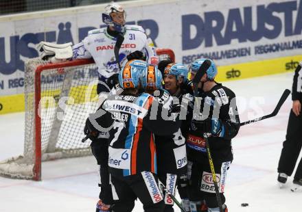 EBEL. Eishockey Bundesliga. VSV gegen EHC Liwest Black Wings Linz.   Torjubel Dragan Umicevic, Matthew Nicholas Finn, Steven Andrew Oleksy, Rick Schofield, Brian Lebler (Linz). Villach, am 18.2.2020.
Foto: Kuess
www.qspictures.net
---
pressefotos, pressefotografie, kuess, qs, qspictures, sport, bild, bilder, bilddatenbank