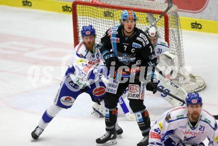 EBEL. Eishockey Bundesliga. VSV gegen EHC Liwest Black Wings Linz.   Jamie Fraser,  (VSV), Brian Lebler (Linz). Villach, am 18.2.2020.
Foto: Kuess
www.qspictures.net
---
pressefotos, pressefotografie, kuess, qs, qspictures, sport, bild, bilder, bilddatenbank