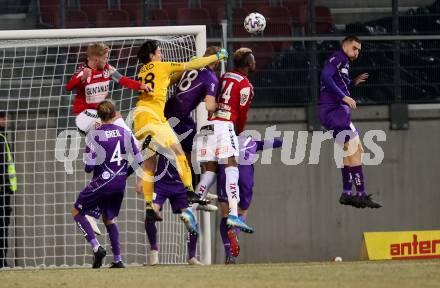 Fussball. 2. Liga. SK Austria Klagenfurt gegen SV Guntamatic Ried.  Patrick Greil, Zan Pelko, Markus Rusek, Kosmas Gkezos (Klagenfurt), Thomas Reifeltshammer, Kennedy Kofi Boateng (Ried). Klagenfurt, am 21.2.2020.
Foto: Kuess
www.qspictures.net
---
pressefotos, pressefotografie, kuess, qs, qspictures, sport, bild, bilder, bilddatenbank