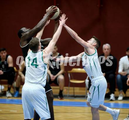Basketball Zweite Liga 2019/2020. Play Down 1. Runde. KOS Celovec gegen  Raiders Tirol. Lovro Fizuleto, Andi Smrtnik, Martin Bajc (KOS Celovec),  John Franklyn Gardiner (Tirol). Klagenfurt, am 22.2.2020.
Foto: Kuess
www.qspictures.net

---
pressefotos, pressefotografie, kuess, qs, qspictures, sport, bild, bilder, bilddatenbank
